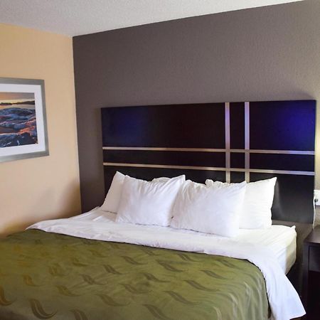 Quality Inn Bracebridge Exteriör bild