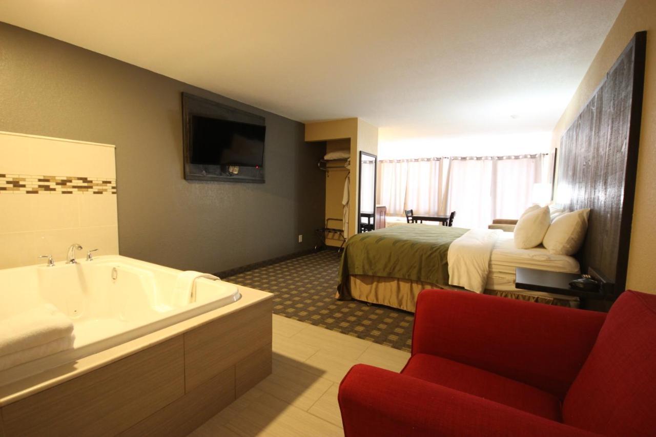 Quality Inn Bracebridge Exteriör bild