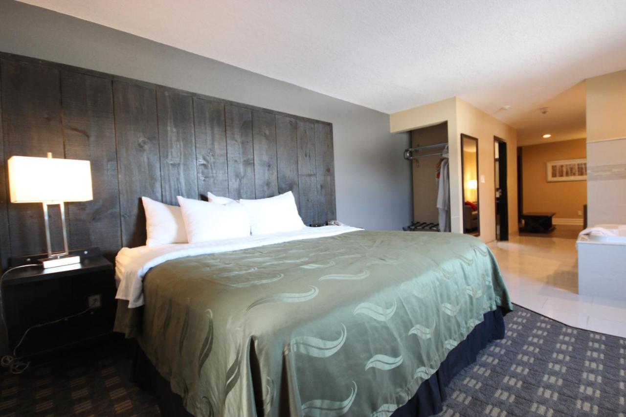 Quality Inn Bracebridge Exteriör bild