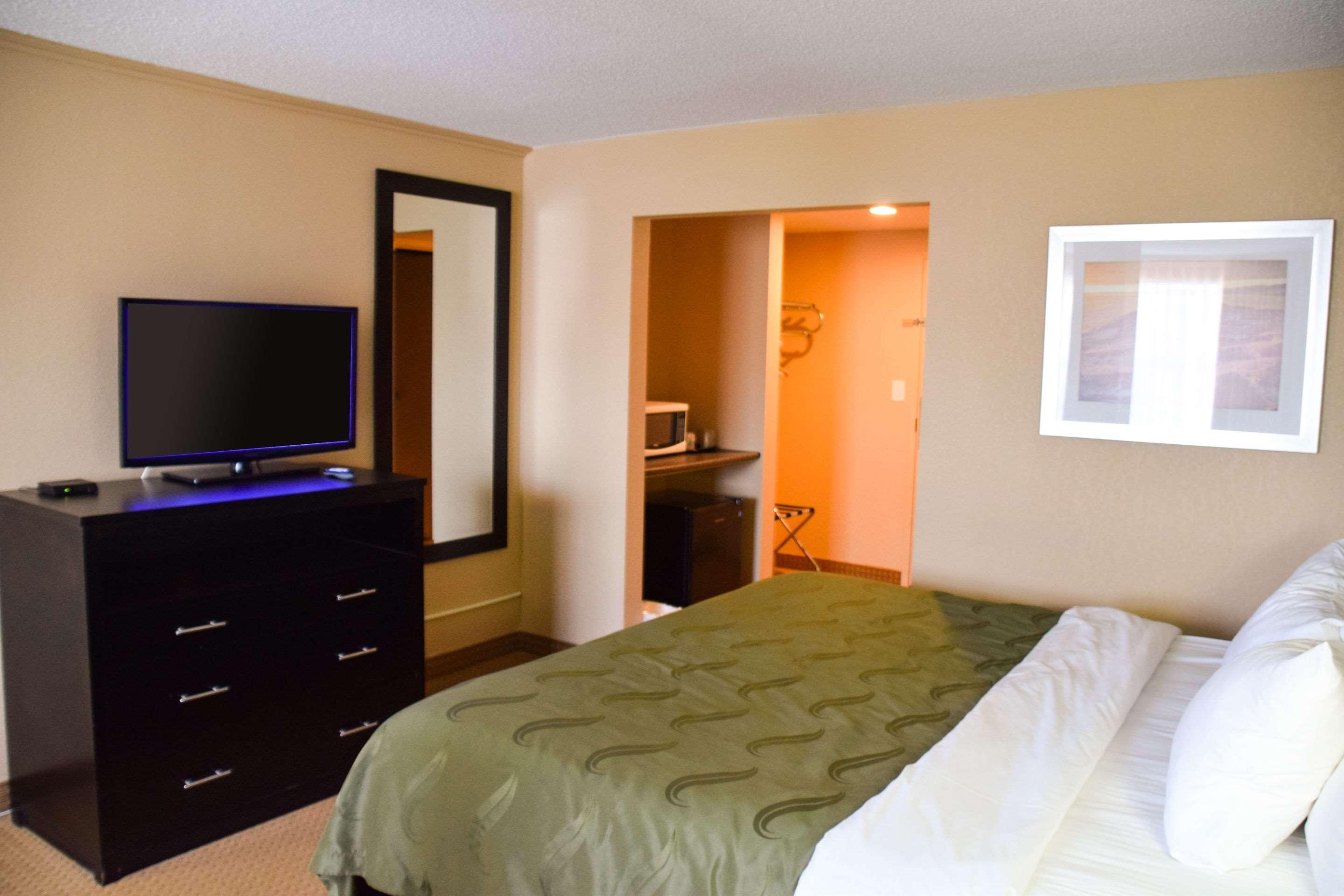 Quality Inn Bracebridge Exteriör bild
