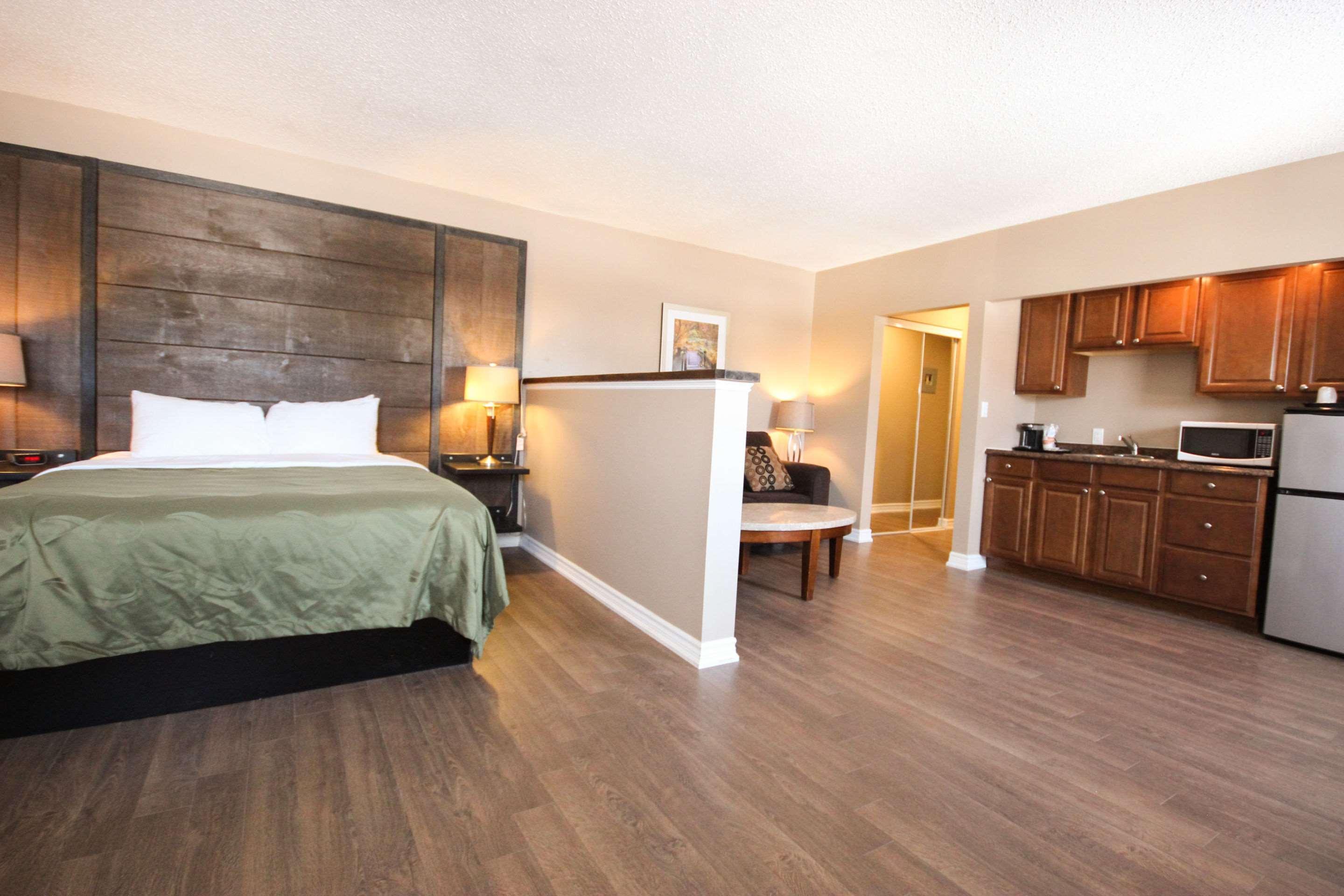 Quality Inn Bracebridge Exteriör bild