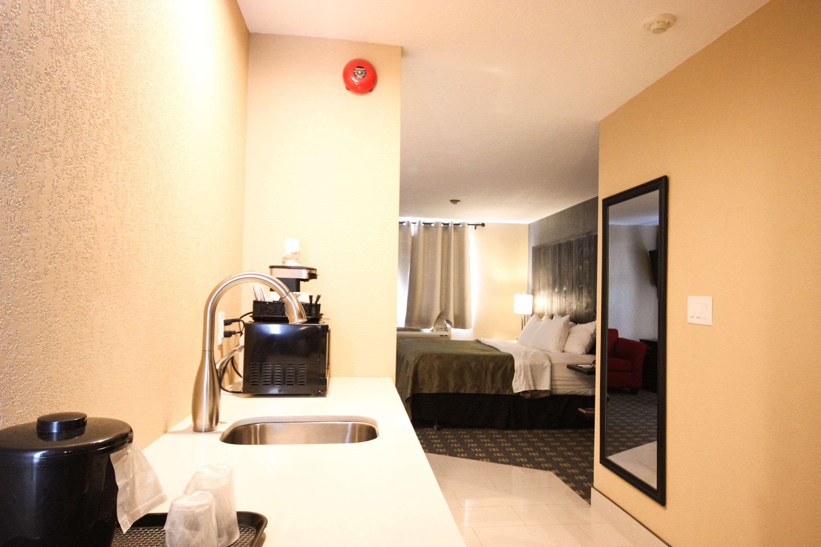 Quality Inn Bracebridge Exteriör bild
