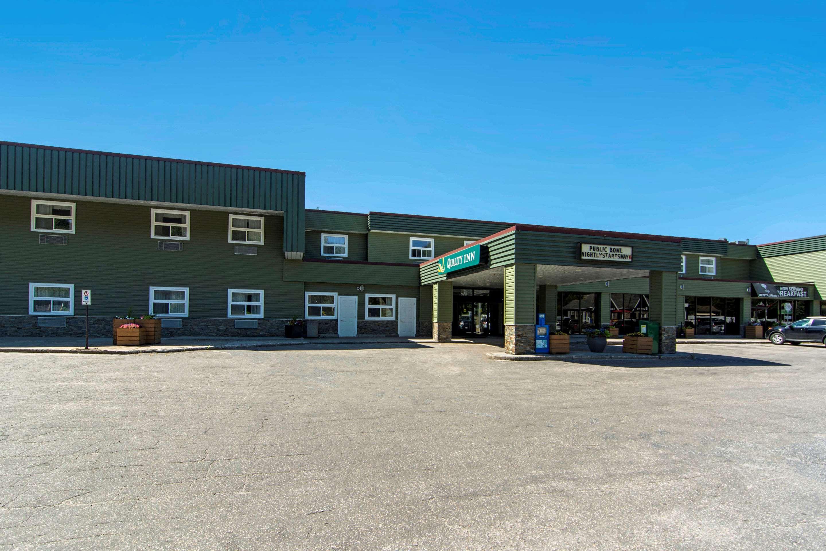 Quality Inn Bracebridge Exteriör bild