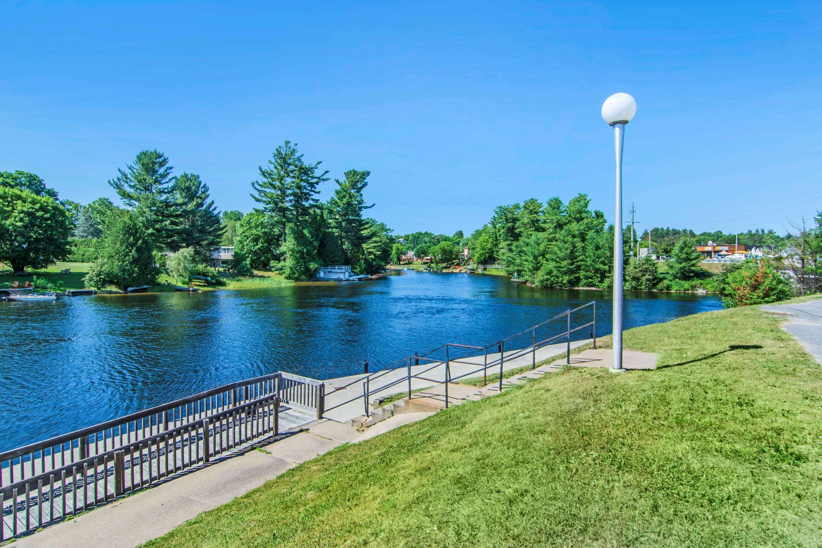 Quality Inn Bracebridge Exteriör bild