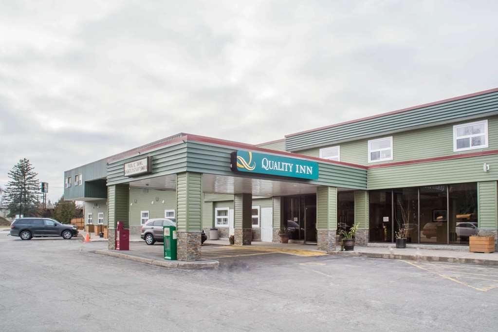 Quality Inn Bracebridge Exteriör bild